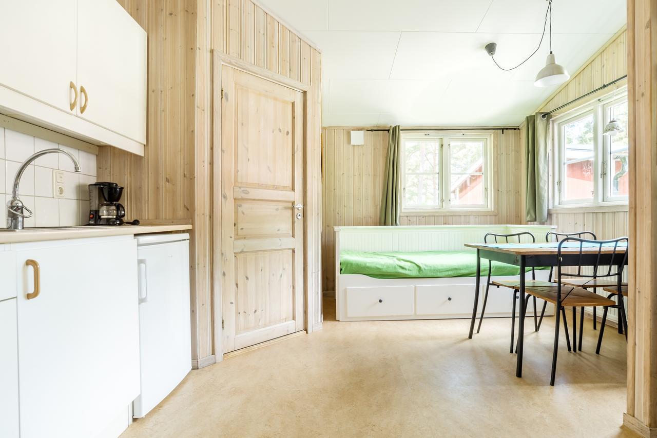 First Camp Bredsand-Enkoeping Bagian luar foto