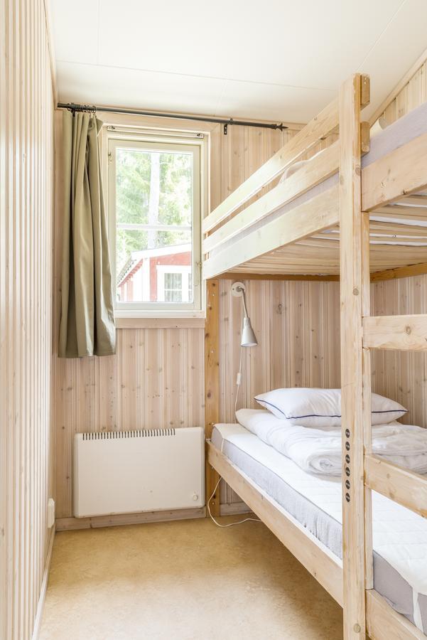 First Camp Bredsand-Enkoeping Bagian luar foto