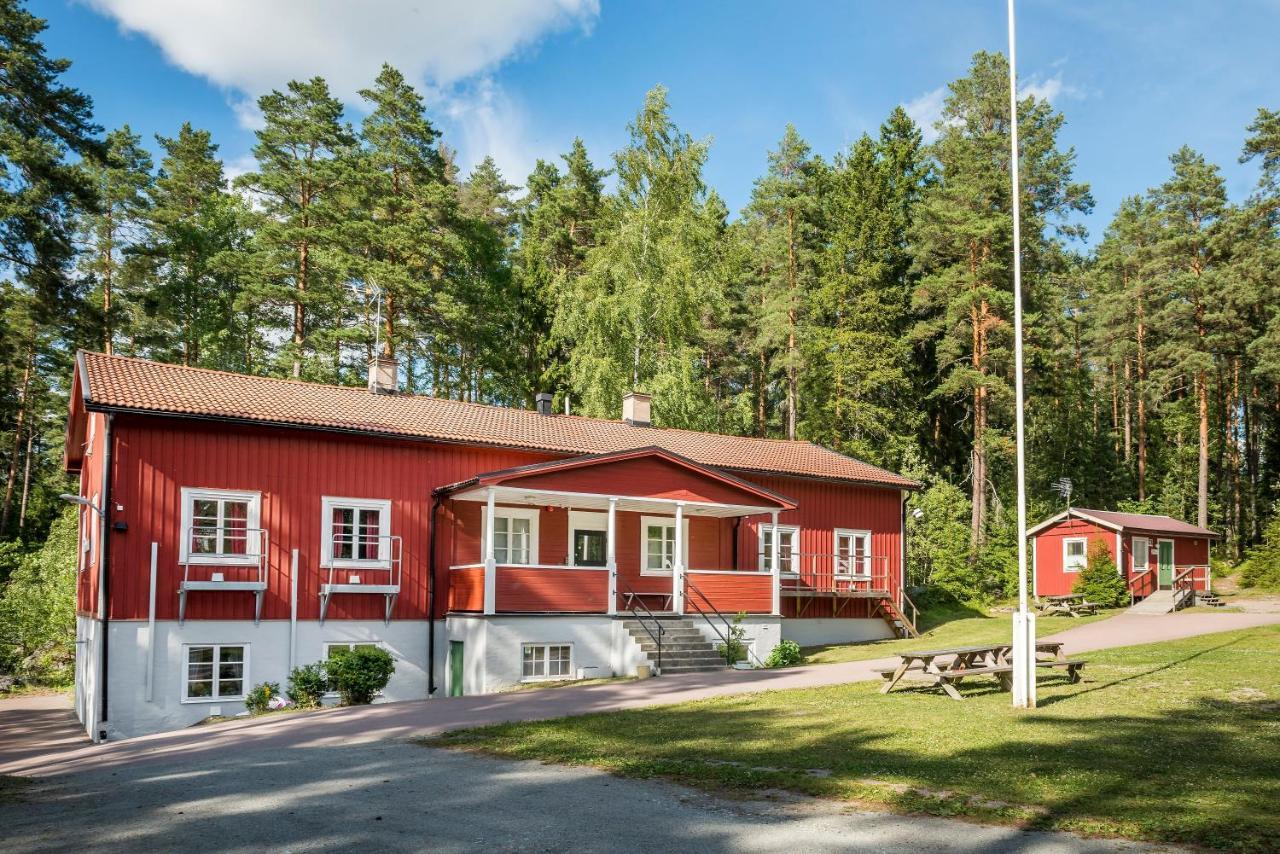 First Camp Bredsand-Enkoeping Bagian luar foto